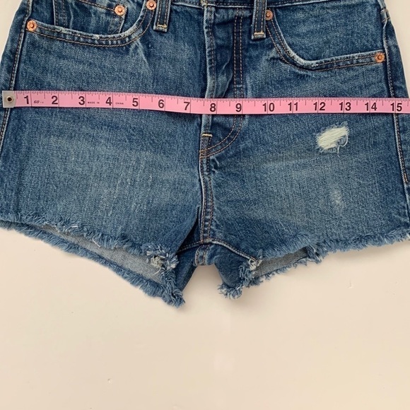 Levis Denim Shorts - Picture 11 of 12